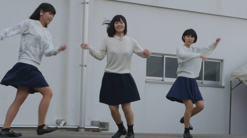 Pcolle動画レビュー : 【再販】服から乳首が透けてしまっているこのお買い物。隙間からちら乳首あり レビュー